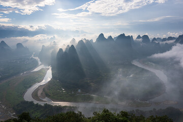 China's natural landscape, cloudy peaks, abstract natural background images.