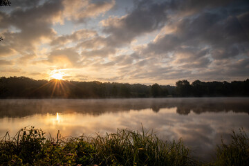 Sonnenaufgang am Rubbenbruchsee Osnabr&uuml;ck in Langzeitbelichtung