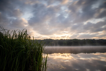 Sonnenaufgang am Rubbenbruchsee Osnabr&uuml;ck in Langzeitbelichtung