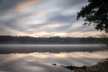 Sonnenaufgang am Rubbenbruchsee Osnabr&uuml;ck in Langzeitbelichtung