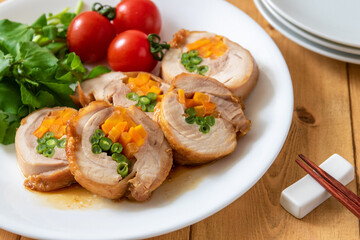 チキンロールと野菜の盛り合わせ