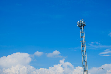 Obraz premium 青空と照明 スタジアム 競技場