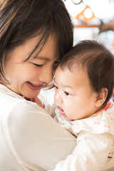 赤ちゃんと母親