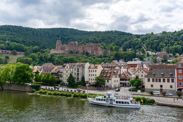 Fototapeta na wymiar view of the historic old town of Heidelberg