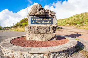 Plaque signalétique, retenue collinaire de Piton Marcelin, Plaine-des-Cafres, île de la Réunion 