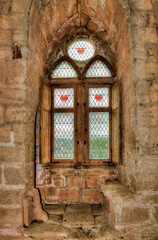 Fenêtre gothique dans le château d'Arques, France