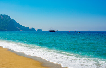Obraz premium panorama of cleopatra beach in Alanya with blue sea and clean sand 