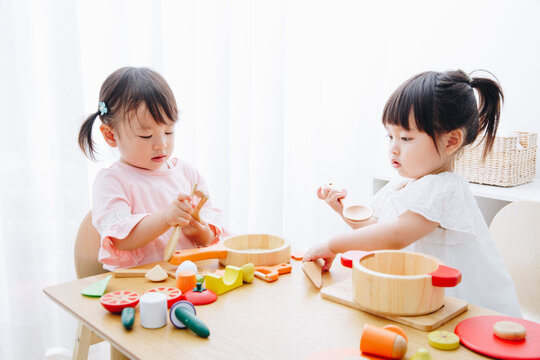 おままごと」の写真素材 | 2,705件の無料イラスト画像 | Adobe Stock