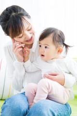 スマホで話す親子