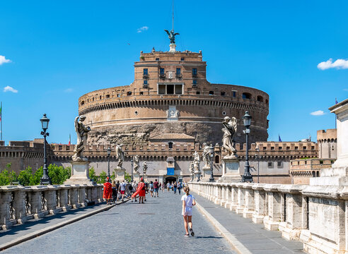 Pone e Castelo de Sant`Angelo