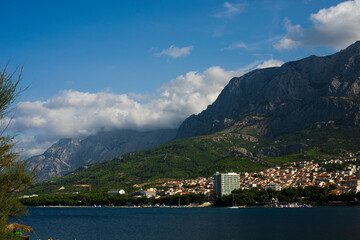Fototapeta na wymiar View of the resort town of Makarska in Croatia