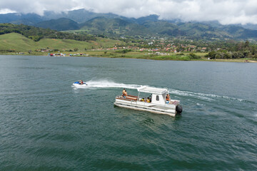 Fototapeta premium Family boat trip on the lake