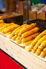 露天商で売られているトウモロコシ
タイトル変更