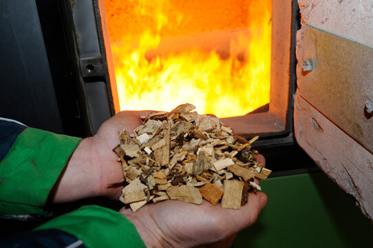 heating with wood chips at home