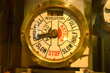 engine room telegraph showing direction and revolutions
