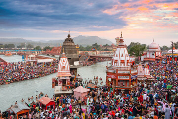 Har Ki Pauri is a famous ghat on the banks of the Ganges in Haridwar, India - obrazy, fototapety, plakaty