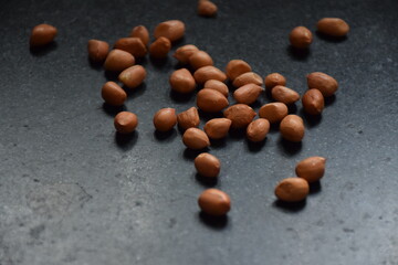 Picture of raw groundnuts or peanuts