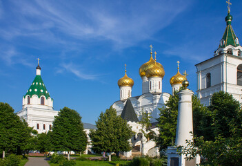 Fototapeta na wymiar Holy Trinity Ipatiev monastery in Kostroma on a clear summer day against a blue sky and copy space