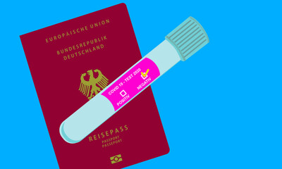  Corona 2020 , Reisepass  und Covidtest  auf blauem Hintergrund