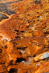 un ruisseau très chaud dans le parc national du yellowstone aux Etats Unis