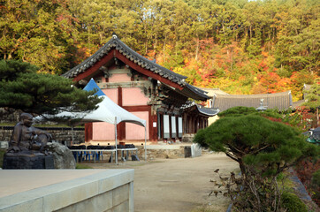 Fototapeta premium Yongmunsa Buddhist Temple, South Korea