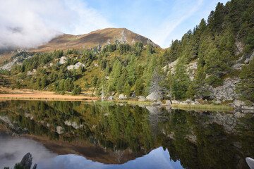 Herbst am Windebensee auf der Nockalmstraße in den Gurktaler Alpen