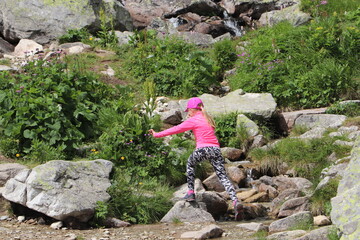 Dziewczynka w górach - Wodospad Skok, Tatry Wysokie, Słowacja