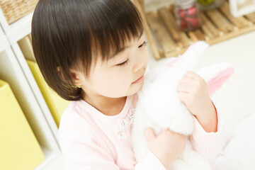 Fototapeta premium 遊ぶ幼児