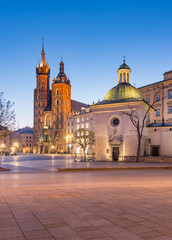 Fototapeta na wymiar Main market square and St Mary's church in the night, Krakow, Poland