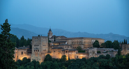 Fototapeta na wymiar Alhambra de Granada desde el mirador de San Nicolás