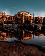 Reflexo às margens do Ipiranga