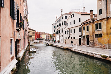 Fototapeta na wymiar Canal in venice italy