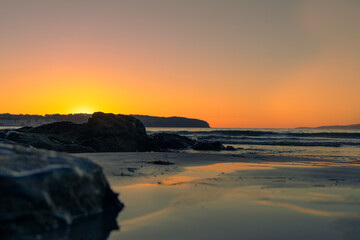 playa al atardecer