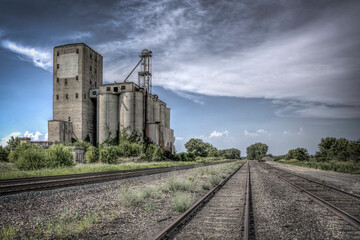 Fototapeta na wymiar Old grain elevators on the Great Plains showing Americana at it's finest
