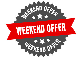 Obraz premium weekend offer round isolated ribbon label. weekend offer sign