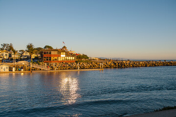 Obraz premium Sunset over the harbor in Santa Cruz