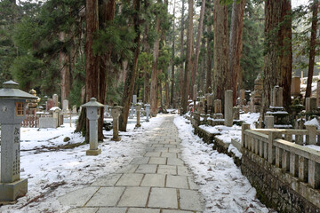 冬の高野山参道