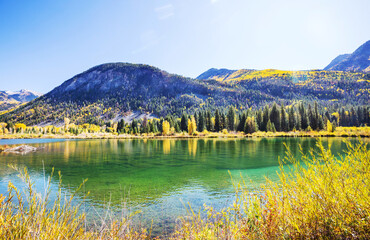 Fototapeta premium Autumn lake