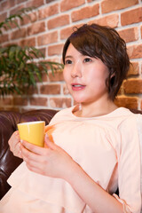 休憩するＯＬ
