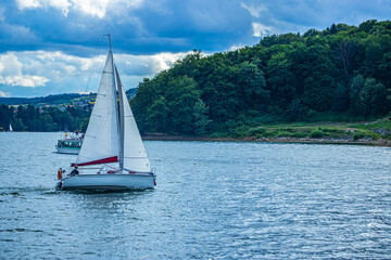 Fototapeta na wymiar Sailing on the lake