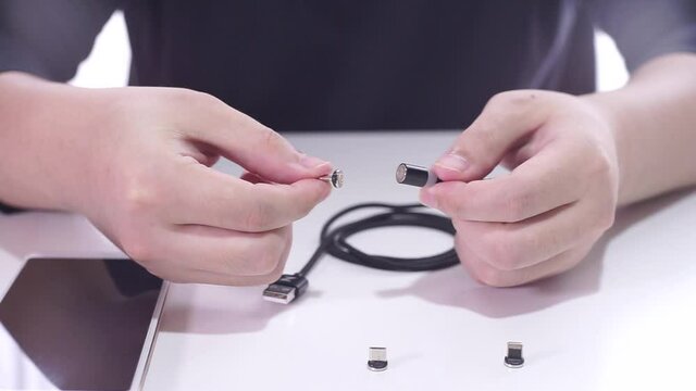Connecting USB type C head to the universal cable charging