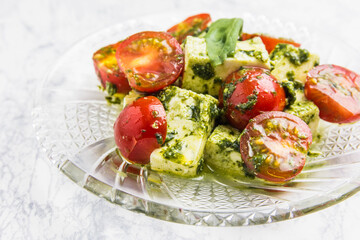 豆腐とトマトのバジルソースサラダ
