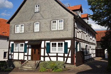 Eingangstür eines hessischen Fachwerkbauernhauses