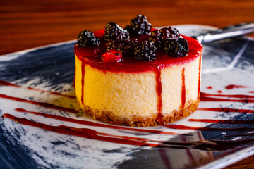 Torta cheescake ai frutti rossi in monoporzione