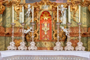 Detailansicht eines Seitenaltars der Wieskirche in Bayern