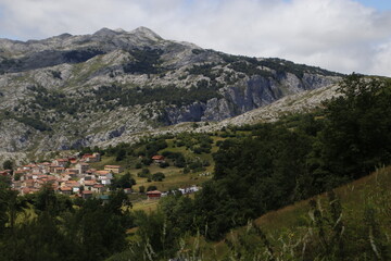 Fototapeta na wymiar Mountain landscape in North Spain