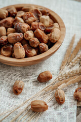 dried dates 