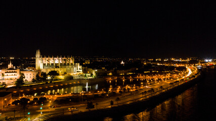 Fototapeta na wymiar city of Palma de Mallorca at night