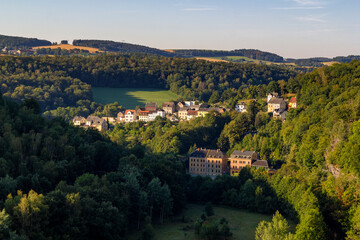 Fototapeta na wymiar Blick ins Tal von Rothenthal in Greiz, Thüringen