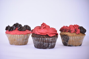 vanilla, marble and caramel cupcakes